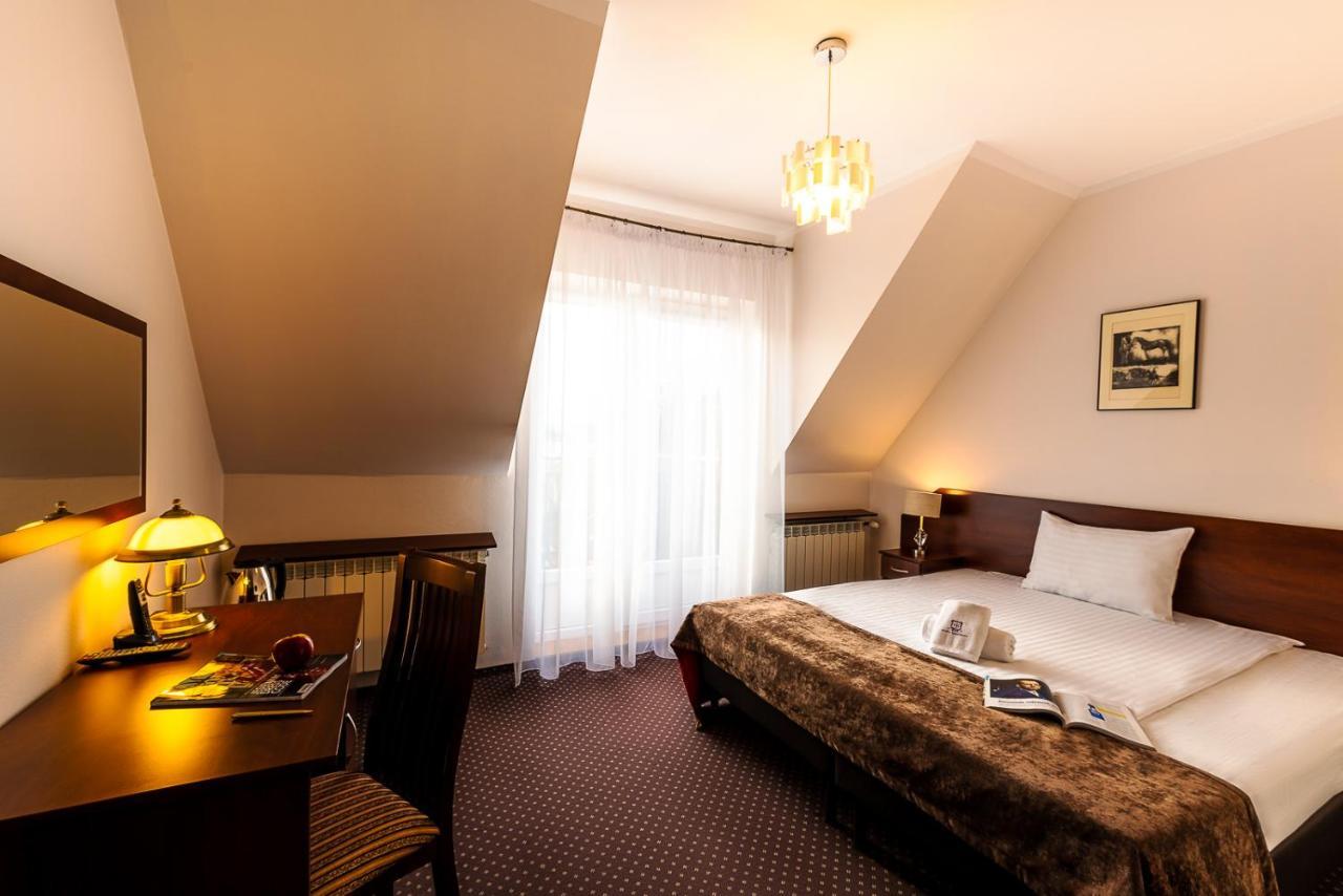 Hotel Kasztelan Dobczyce Exterior foto